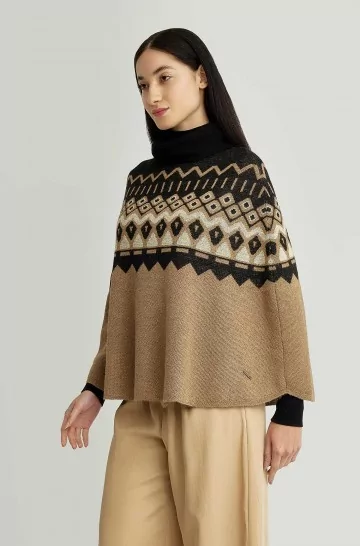 Alpaca poncho YACINTA made of 100% Baby Alpaca